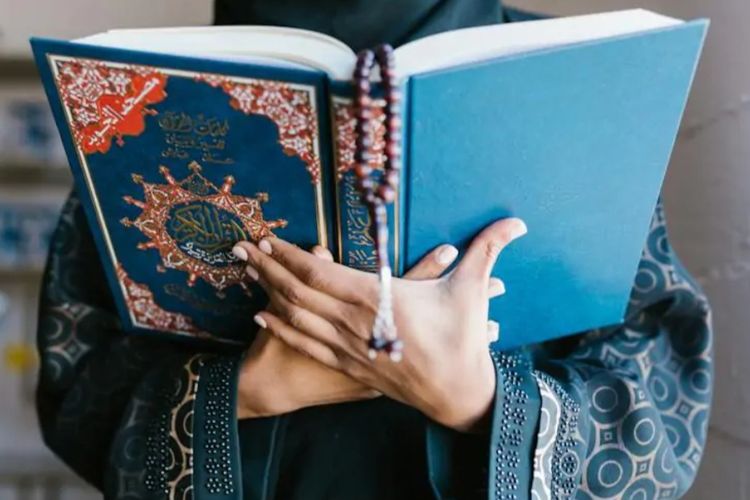 Jelaskan Kata Derivasi yang Memiliki Kesamaan Makna Dengan Ilmu dalam Beragam Bentuknya!