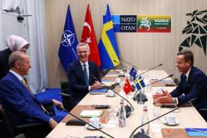 Turki memberikan lampu hijau untuk tawaran keanggotaan NATO Swedia