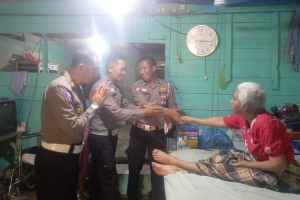 Satlantas Polres Aceh Tamiang Salurkan Bansos