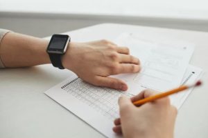 Sebutkan Satu Ayat Al-Quran atau Hadits Beserta Tafsir yang Menunjukkan Kewajiban Menuntut Ilmu