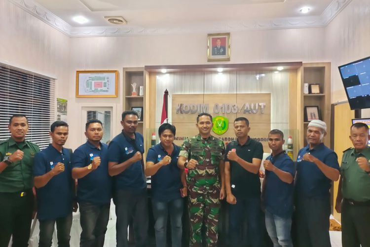 Dandim 0103 AUT Berbincang Santai dengan PPWI Aceh Utara