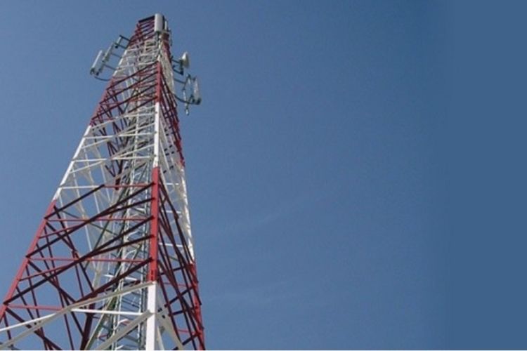 Seorang Lansia di Aceh Timur Nekat Panjat Menara BTS Gegara Tak Diizinkan Jual Tanah