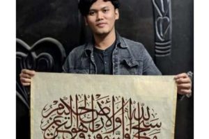 Putra Aceh Raih Juara I Kompetisi Kaligrafi Internasional di Irak, Kalahkan 10 Negara Besar