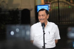 Menko Luhut Binsar Pandjaitan Siap Persulit Pembelian Kendaraan Berbasis BBM