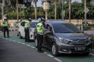 Mobil Rental Kena Tilang, Tanggung Jawab Penyewa atau Pemilik?