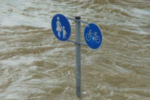 Banjir Lhokseumawe, Kendaraan Mogok dan Sulit Melintas di Simpang Alue Lim