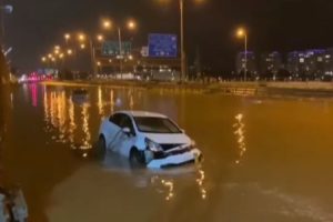 Israel Dikepung Banjir Besar dan Badai Pasir Mengerikan, Batal Serang Gaza
