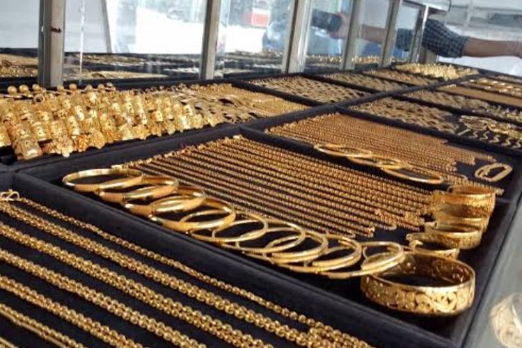 Emas Antam Turun Rp8.000 per gram, Waktunya Borong?