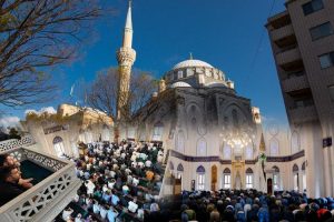 2 Ribu Warga Indonesia Salat Iduladha di Masjid Indonesia Tokyo