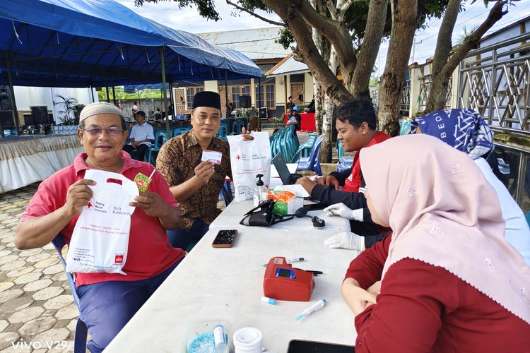 Fahmi SE Donor Darah untuk Kemanusiaan