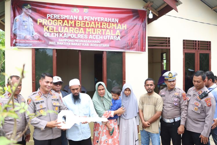 Kapolres Aceh Utara Serahkan Rumah Layak Huni untuk Murtala