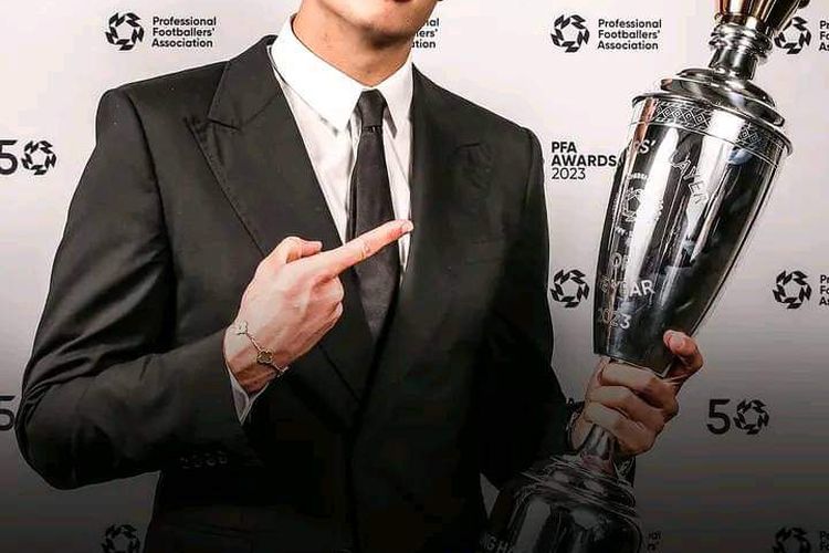 Erling Haaland Menyabet PFA Player of The Year 2022/23