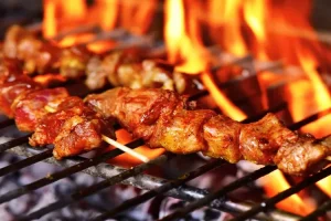 Waspada! Konsumsi Sate dan Daging Bakar Bisa Tingkatkan Risiko Kanker