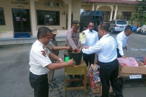 Polres Langsa Musnahkan Kembang Api Hasil Rajia di Bulan Ramadhan