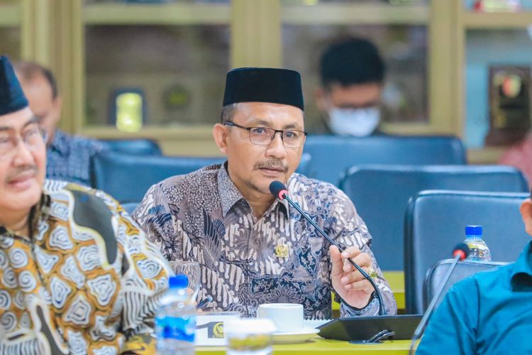 Haji Uma Bawa Pulang Jenazah Warga Batuphat yang Meninggal Kecelakaan di Malaysia