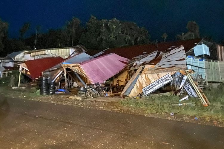 BREAKING NEWS: 15 Bangunan Rusak di Hantam Puting Beliung di Desa Seumirah Aceh Utara