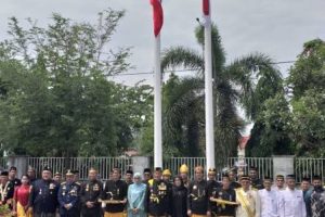 Pewaris Kerajaan Aceh Kibarkan Bendera Alam Pedang di Istana Darul Ihsan