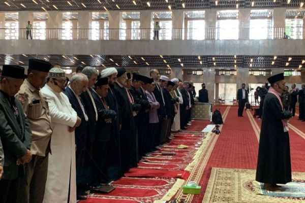 Presiden Iran Salat Zuhur di Masjid Istiqlal Bersama Nasaruddin Umar