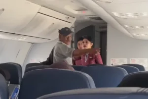 Viral Penumpang Lion Air di Makassar Minta Turun dari Pesawat karena Kepanasan