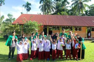 Pentingnya Kebersihan Gigi, Mahasiswa KKN-PPM 136 Unimal Edukasi Penggunaan Sikat Gigi Untuk Siswa SDN17 Kuta