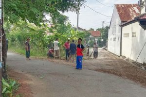 Lestarikan Budaya Gotong Royong, Warga Gampong Tanjung Selamat Bersihkan Lingkungan Secara Massal
