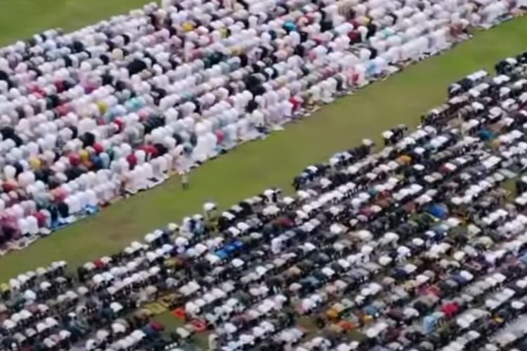 Pesan Khatib Khotbah IED di Lapangan Blang Padang
