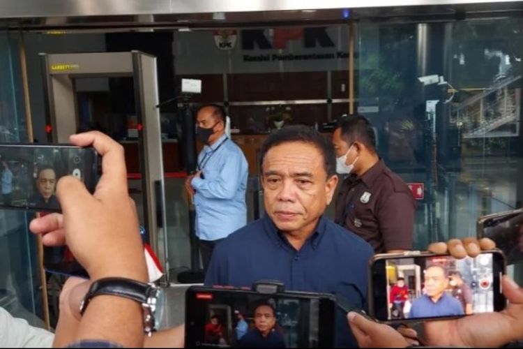 Irwandi Yusuf Rombak Pimpinan Fraksi PNA di DPR Aceh