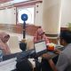 Pemerintah Aceh melalui Pos Komando Tanggap Darurat Bencana Hidrometeorologi membuka layanan pengaduan bagi warga yang kehilangan kontak dengan keluarga di daerah terdampak bencana. Layanan ini telah beroperasi sejak Minggu, 30 November 2025 dan berpusat di Media Center Posko Tanggap Darurat yang berlokasi di lobi Kantor Gubernur Aceh.
