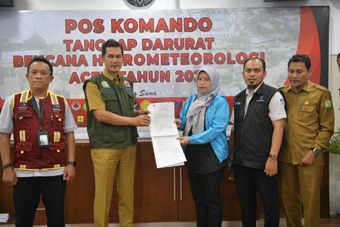 Kementerian Komunikasi dan Digital (Komdigi) Republik Indonesia menyalurkan bantuan sebanyak 2 ton guna membantu korban bencana alam di Provonsi Aceh.