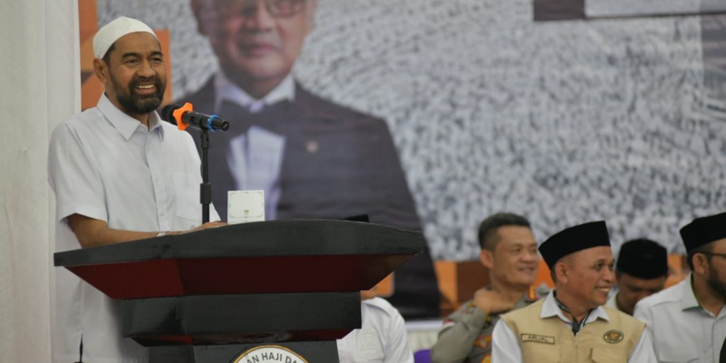 Kloter pertama calon jemaah haji (CJH) Aceh resmi diberangkatkan dari Asrama Haji Embarkasi Aceh, Selasa, 5 Mei 2026. [Foto: Humas Aceh]