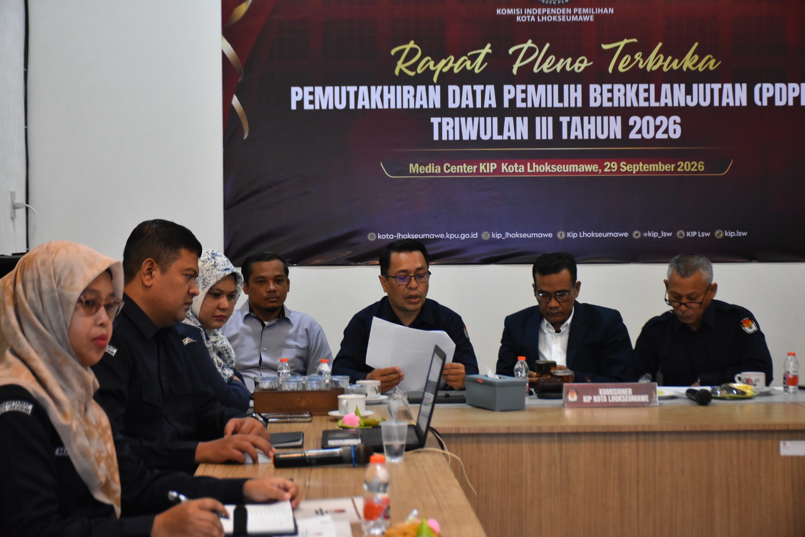 Naik 509 Pemilih, KIP Lhokseumawe Tetapkan 142.105 Pemilih PDPB Triwulan IIINaik 509 Pemilih, KIP Lhokseumawe Tetapkan 142.105 Pemilih PDPB Triwulan IIINaik 509 Pemilih, KIP Lhokseumawe Tetapkan 142.105 Pemilih PDPB Triwulan III