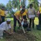 Kapolres Bireuen Pimpin Penanaman 10 Pohon di Masjid Jamik Lam Kuta, Dukung Program Green Policing